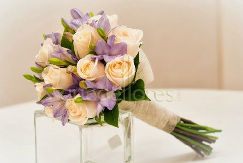 Bouquet de novia Rosas y Fresias